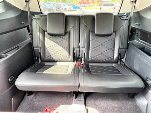 Used 2024 Volkswagen Atlas SE FWD image 14