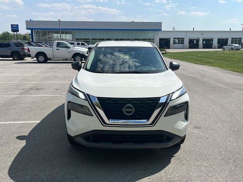 Used 2023 Nissan Rogue S AWD/4WD image 9