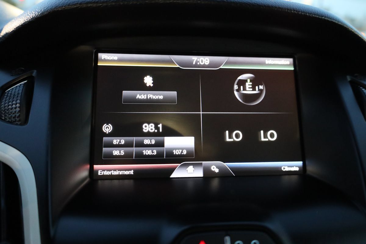 Used 2012 Ford Focus Titanium FWD image 23