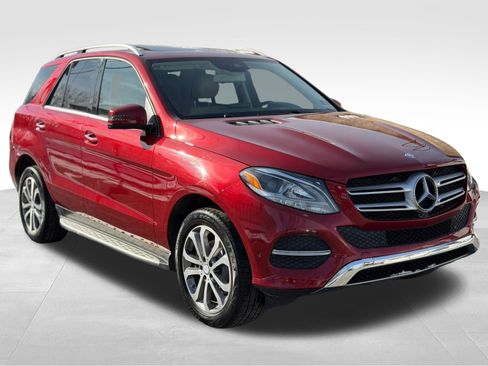 Used 2017 Mercedes-Benz GLE 350 GLE 350 w/ Parking Assist Package image 3