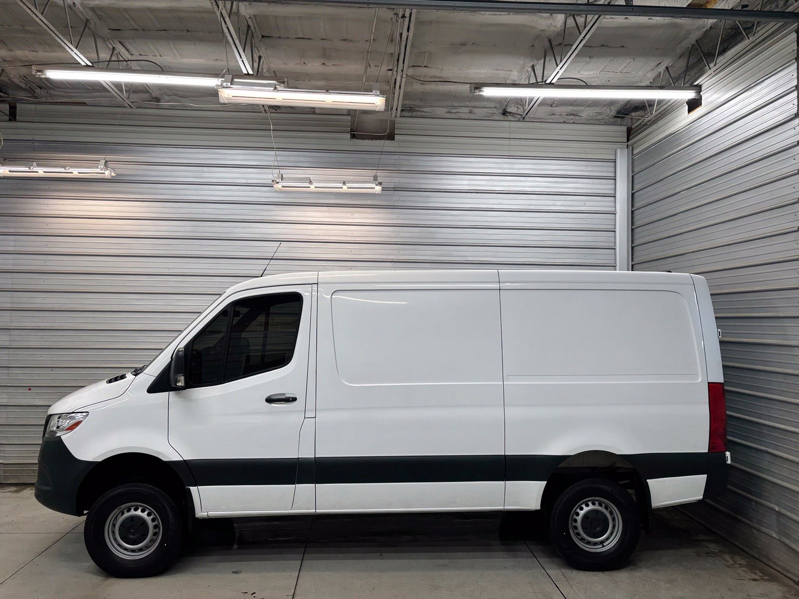 Used 2019 Mercedes-Benz Sprinter 4x4 144 image 8