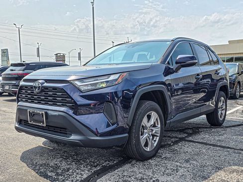 Used 2024 Toyota RAV4 XLE AWD/4WD image 3