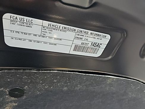 Used 2026 Chrysler Pacifica Select image 11