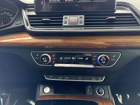 Used 2021 Audi Q5 Premium w/ Convenience Package image 15