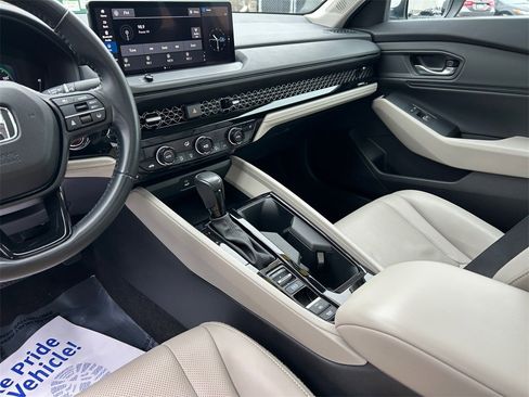Used 2023 Honda Accord EX-L image 11