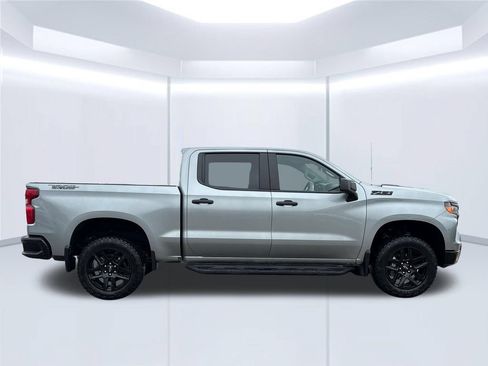 Used 2025 Chevrolet Silverado 1500 Custom Trail Boss w/ Dark Appearance Package AWD/4WD image 9