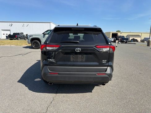 Used 2025 Toyota RAV4 XLE w/ Convenience Package AWD/4WD image 4