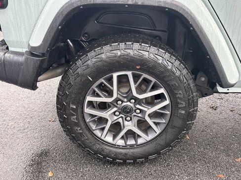 Certified 2024 Jeep Wrangler Sahara w/ Technology Group image 20