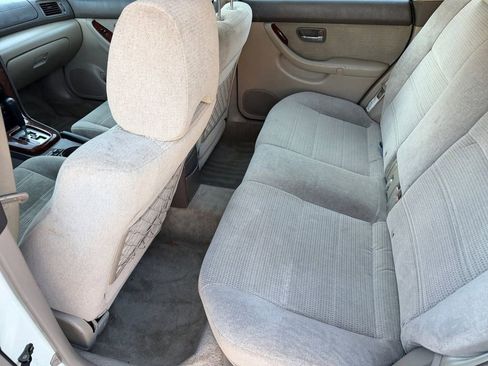 Used 2004 Subaru Outback Wagon image 11