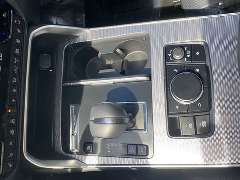 Certified 2025 MAZDA CX-70 Plug-In Hybrid w/ Premium Plus AWD/4WD image 22