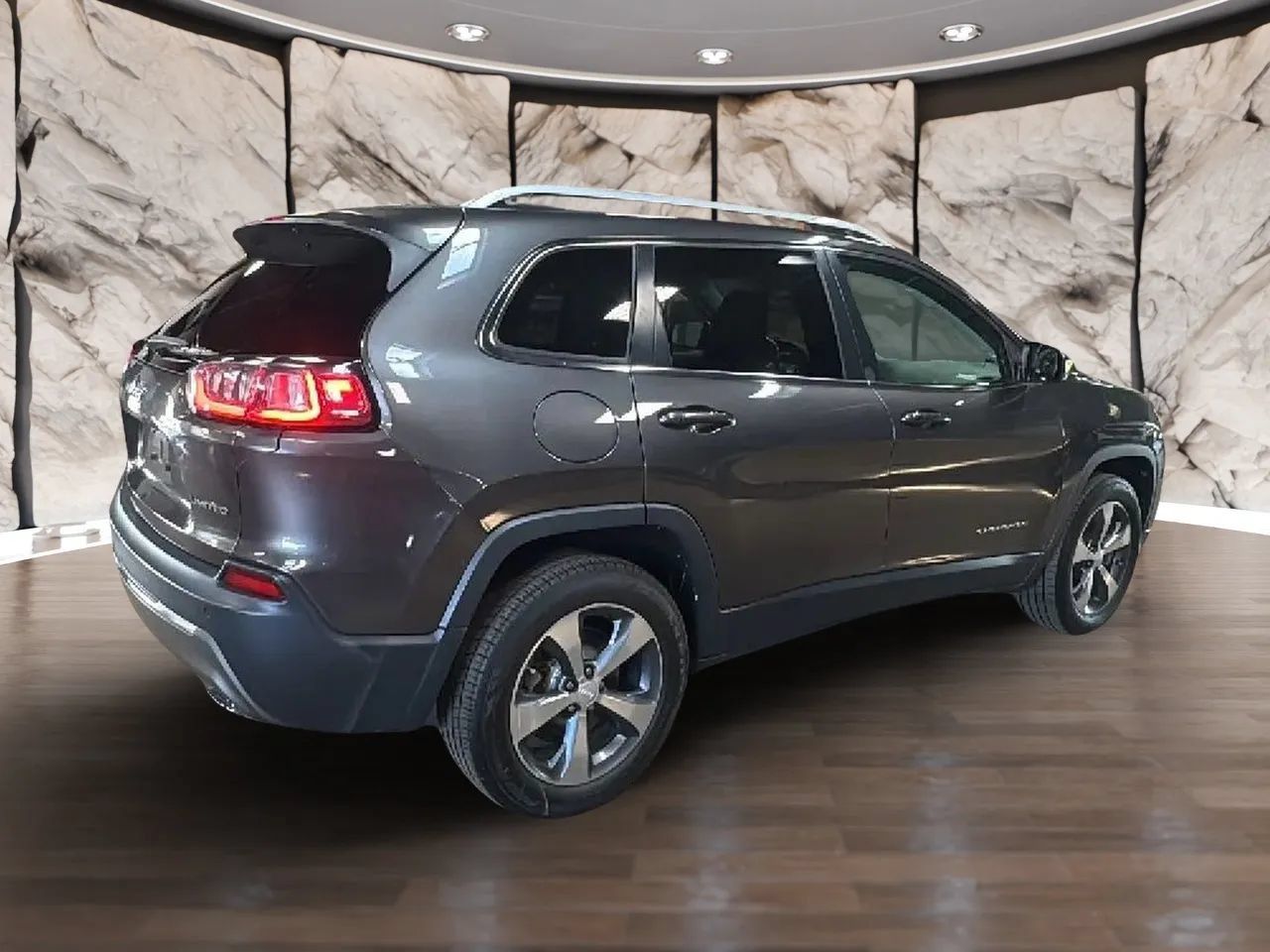 Used 2019 Jeep Cherokee Limited AWD/4WD image 7