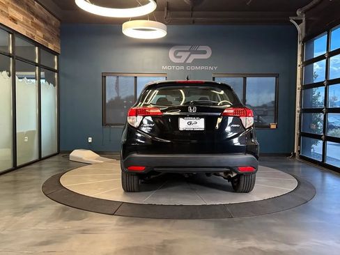 Used 2021 Honda HR-V LX image 4