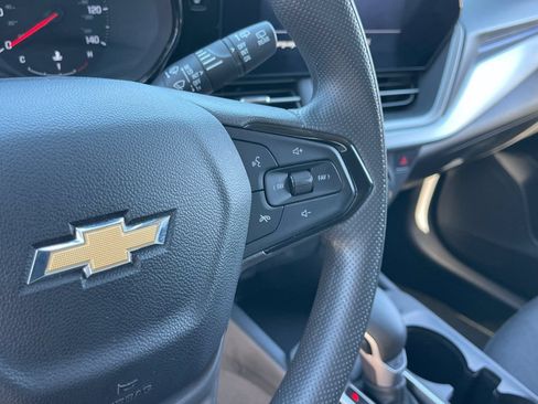 Used 2025 Chevrolet Trax LS FWD image 25