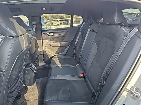 Used 2023 Volvo C40 P8 Recharge Ultimate image 11