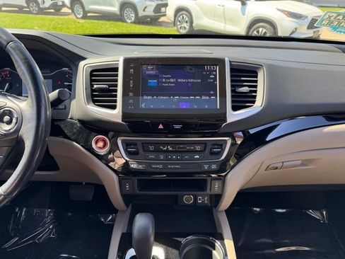 Used 2017 Honda Ridgeline RTL-E image 2