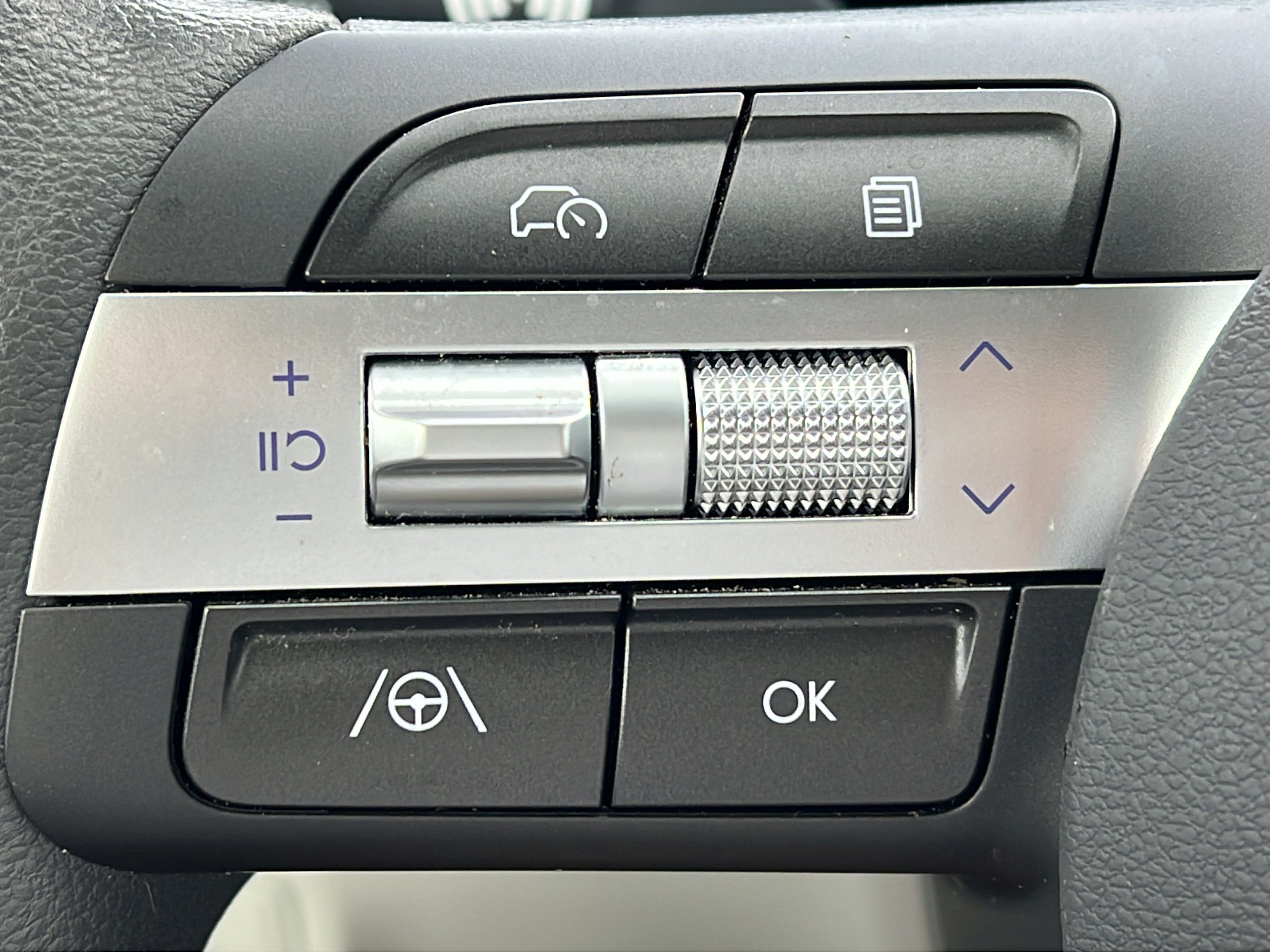 Certified 2025 Hyundai Kona SE FWD image 19