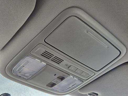 Used 2016 Honda Odyssey SE image 31