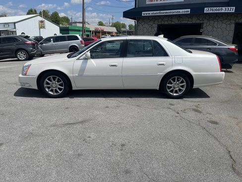 Used 2010 Cadillac DTS Luxury image 1
