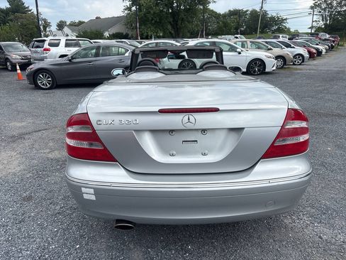 Used 2005 Mercedes-Benz CLK 320 Cabriolet image 13