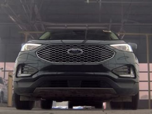Used 2023 Ford Edge SEL w/ Convenience Package AWD/4WD image 3