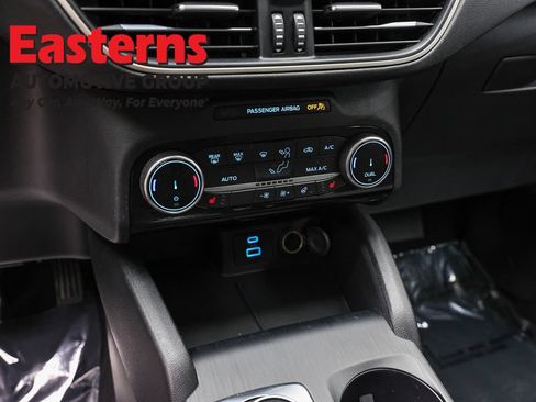 Used 2022 Ford Escape SE w/ Convenience Package FWD image 21