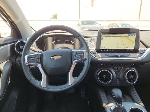 Used 2024 Chevrolet Blazer LT w/ Sound & Technology Package FWD image 9