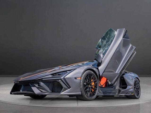 Used 2025 Lamborghini Revuelto AWD/4WD image 15