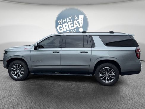Used 2023 Chevrolet Suburban Z71 w/ Luxury Package AWD/4WD image 7