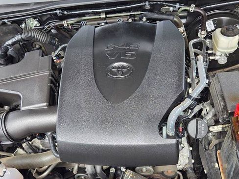 Used 2023 Toyota Tacoma SR5 w/ Technology Package RWD image 21