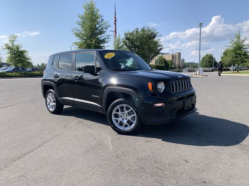 Certified 2023 Jeep Renegade Latitude AWD/4WD image 2