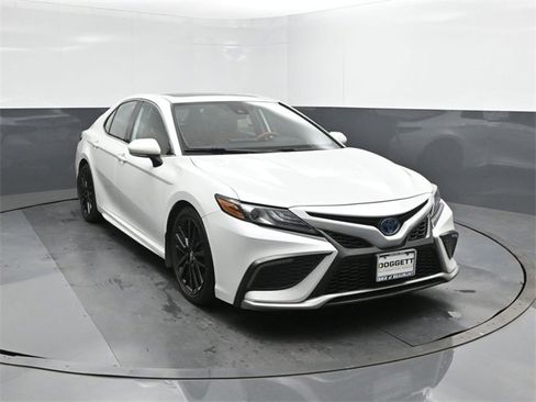 Used 2022 Toyota Camry XSE w/ Cold Weather Package image 22