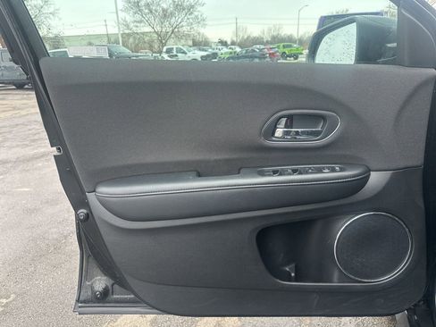 Used 2019 Honda HR-V EX image 10