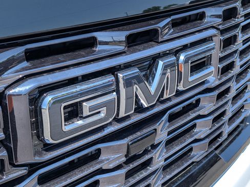 Used 2026 GMC Sierra 3500 Denali Ultimate AWD/4WD image 5
