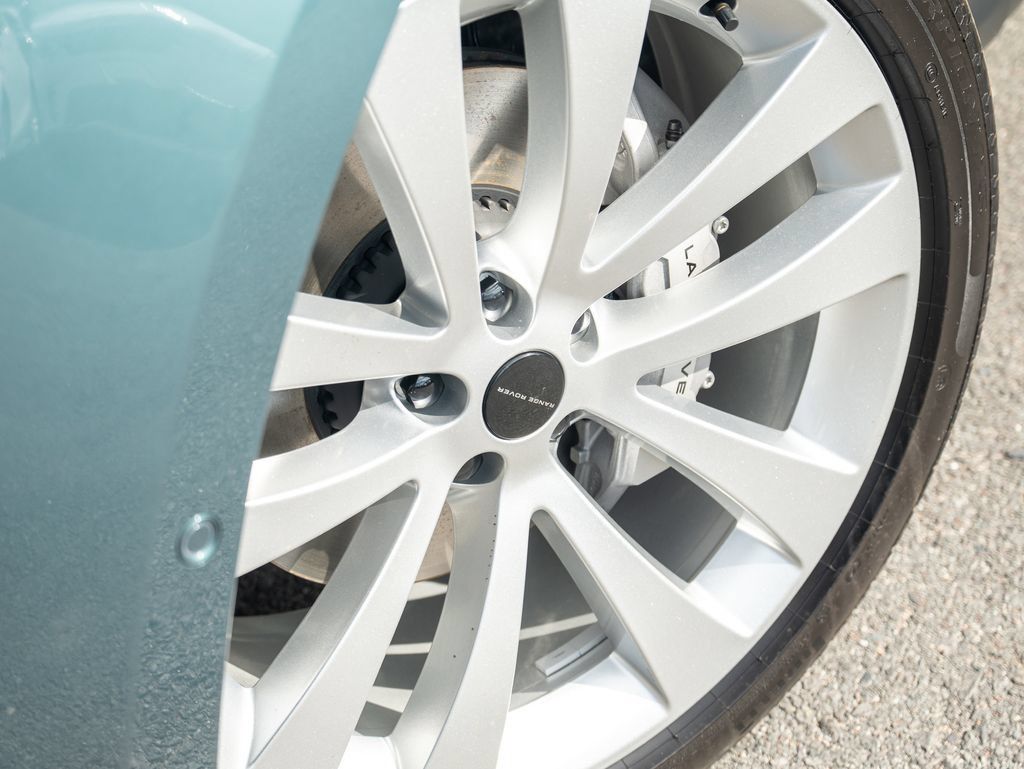New 2027 Land Rover Range Rover Sport SE AWD/4WD image 9