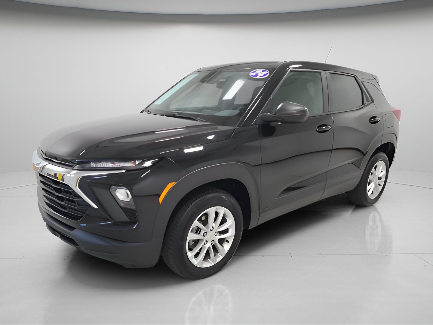 Used 2024 Chevrolet TrailBlazer LS w/ LS Convenience Package AWD/4WD image 3