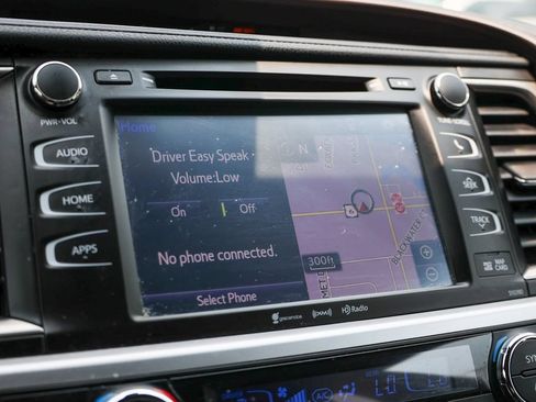 Used 2019 Toyota Highlander XLE AWD/4WD image 34