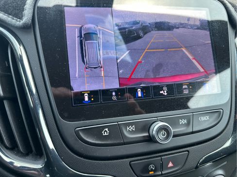 Certified 2022 Chevrolet Equinox RS w/ Infotainment Package image 10