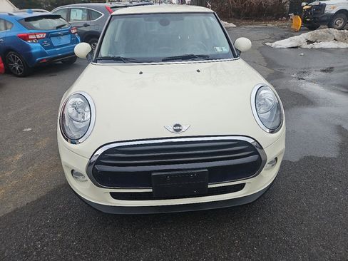 Used 2018 MINI Cooper 2-Door Hardtop image 8