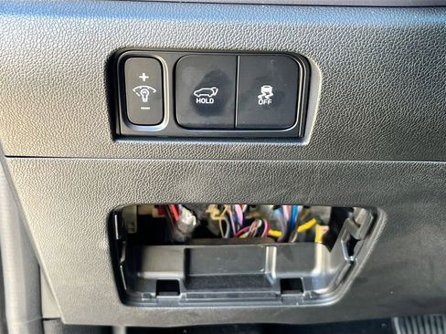 Certified 2025 Kia Sorento EX image 10