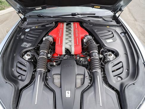 Used 2017 Ferrari GTC4Lusso AWD/4WD image 33