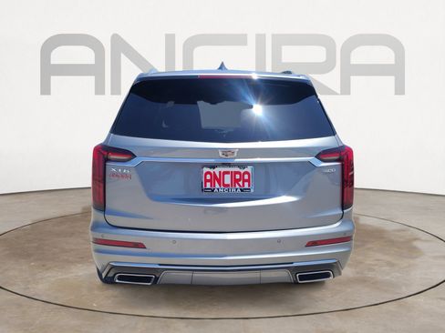 Used 2025 Cadillac XT6 Premium Luxury FWD image 9