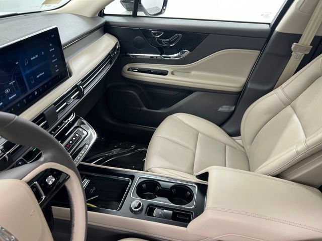 Certified 2023 Lincoln Corsair AWD w/ Equipment Group 101A image 22