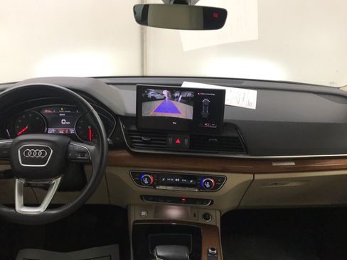 Used 2023 Audi Q5 2.0T Premium w/ Convenience Package AWD/4WD image 19