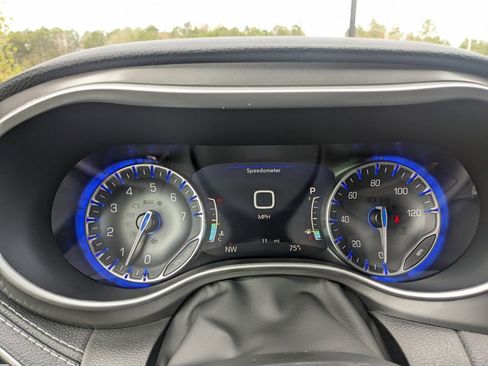 New 2026 Chrysler Pacifica Select image 26