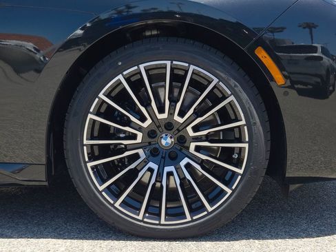New 2026 BMW 740i w/ Premium Package RWD image 7