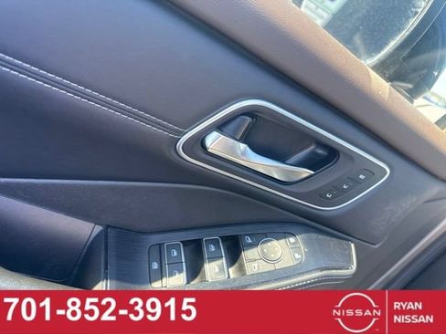 Used 2021 Nissan Rogue Platinum AWD/4WD image 13