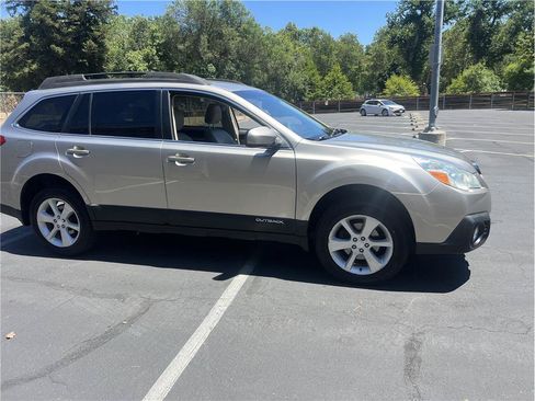Used 2014 Subaru Outback 2.5i Premium w/ Popular Package #1B AWD/4WD image 8