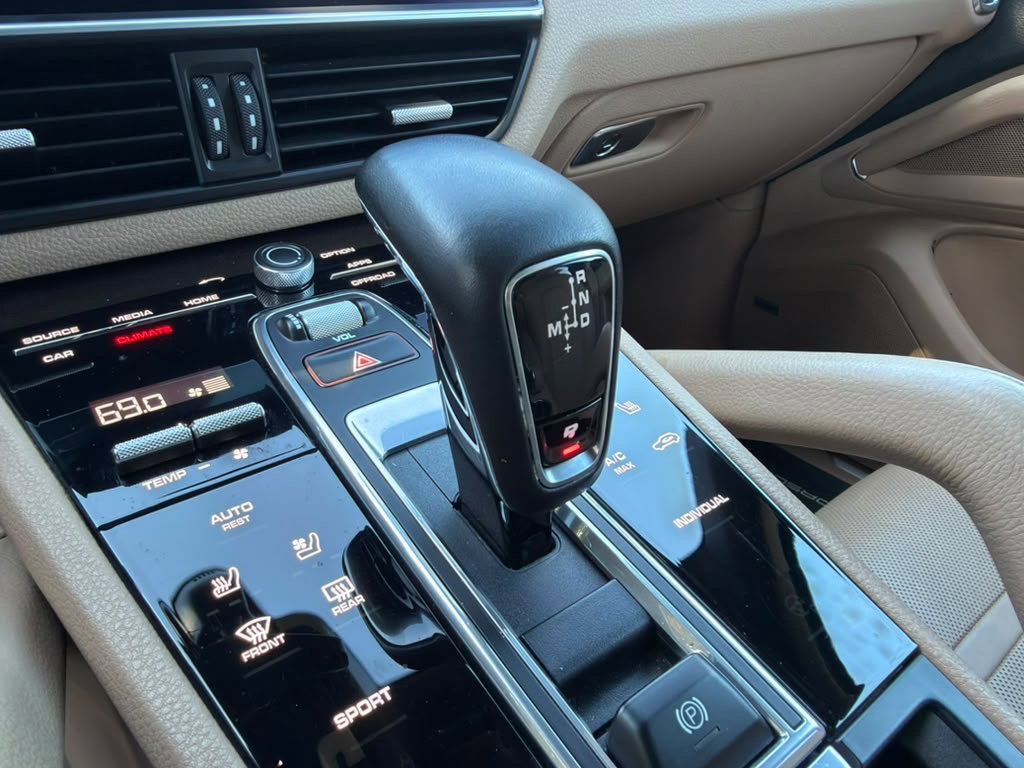 Used 2020 Porsche Cayenne AWD/4WD image 14