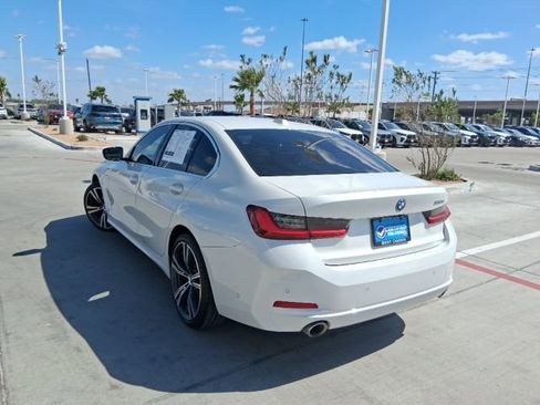 Used 2024 BMW 330e w/ Convenience Package RWD image 4