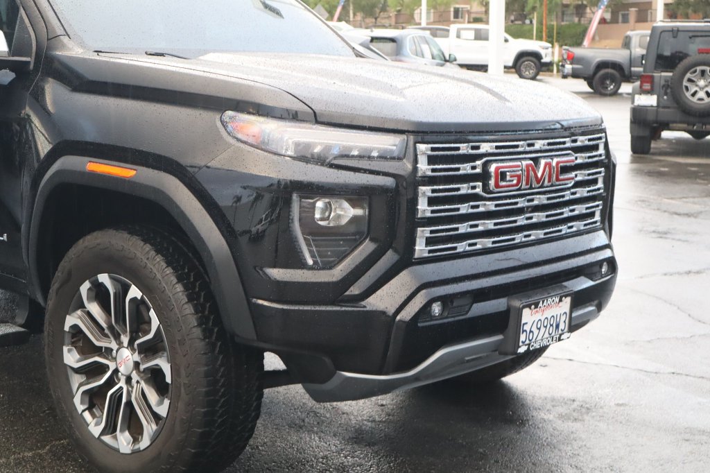 Used 2023 GMC Canyon Denali w/ Denali Black Edition AWD/4WD image 11